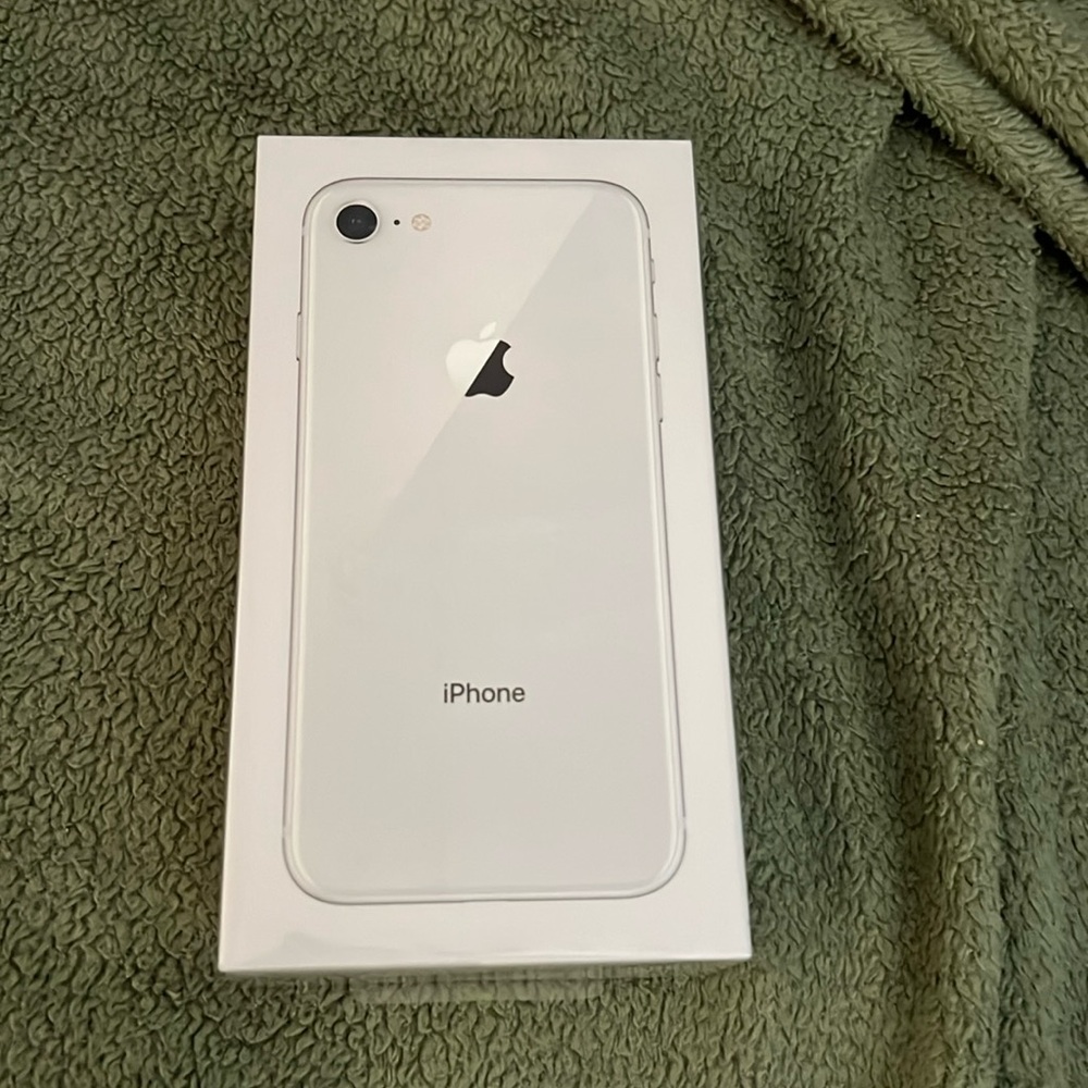 BNIB iPhone 8 64GB T-mobile compatible